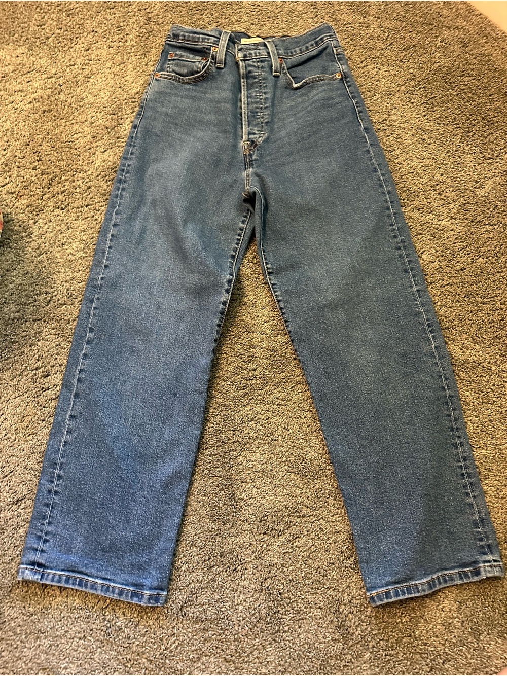 Levi's Women's Ribcage Straight Ankle Jeans - Picture 3 of 4